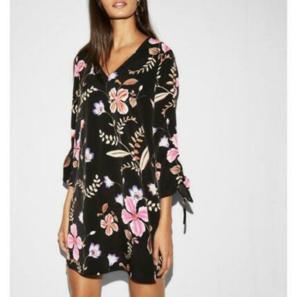 Express Dresses & Skirts - Express Dress Floral Tie Sleeve Shift